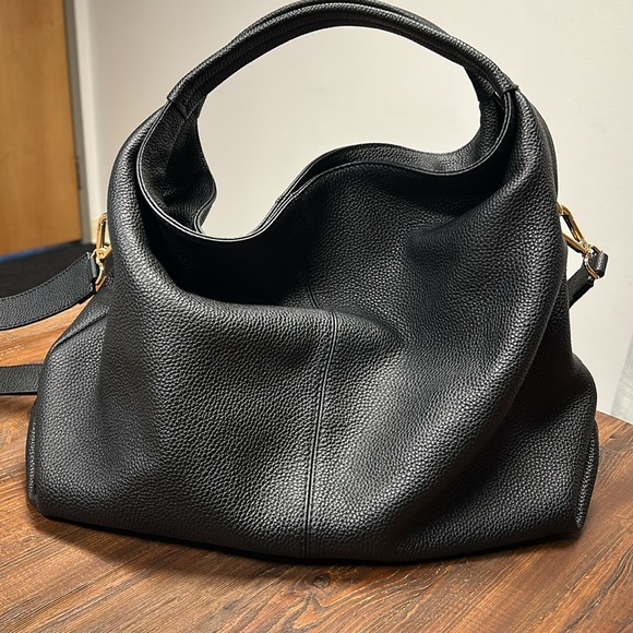 Elegant Black Hobo Bag - Picture 3 of 9